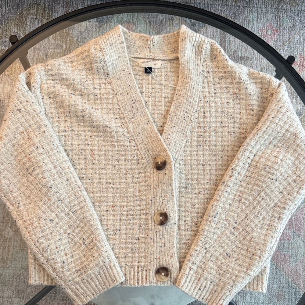 Universal Thread Women's Cream Cardigan Sweater Size M